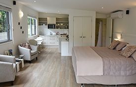 Pohutukawa Apartment bed